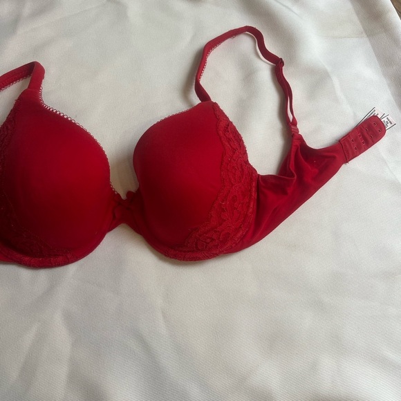 Victoria's Secret Red Underwire T-Shirt Bra - Picture 3 of 8
